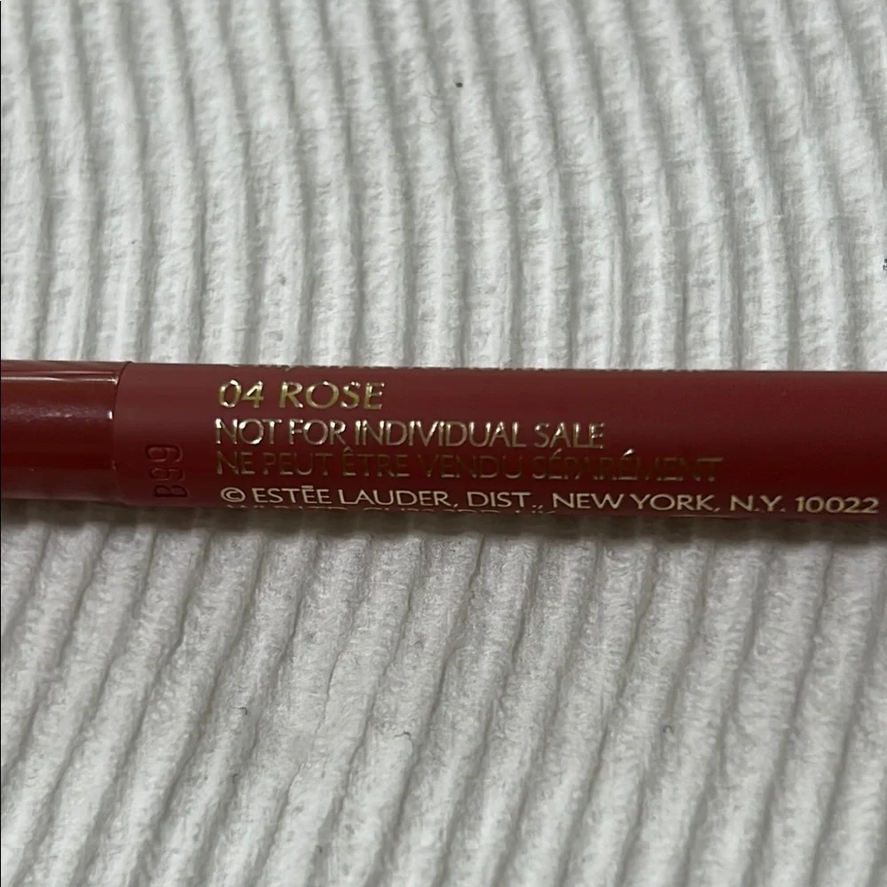 Estee Lauder Sumptuous Extreme Mascara and Double Wear Stay in place lip pencil